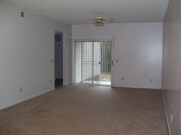 2nd image of 719 Bragg Dr APT D
