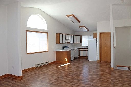 4th image of 3504 Midvale Dr APT 2