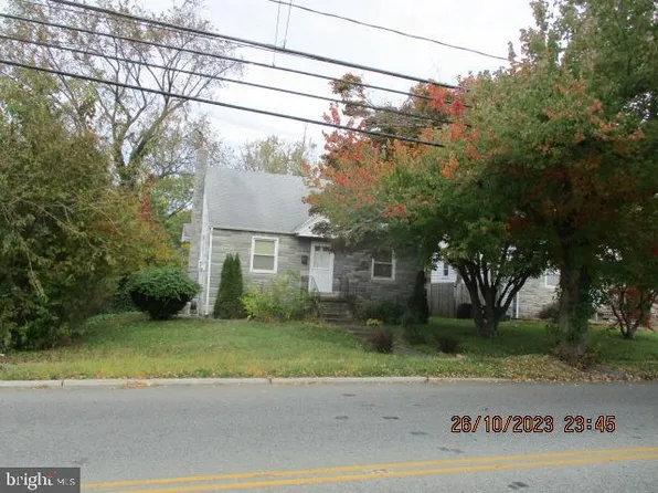 205 E Evesham Ave, Magnolia, NJ 08049