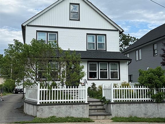 3rd image of 168 Jefferson Avenue
