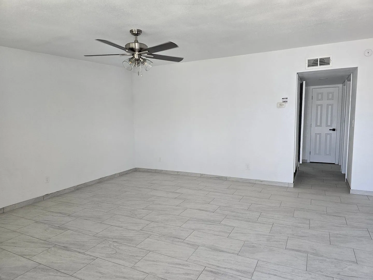 511 N Iroquois Ave — Photo 4