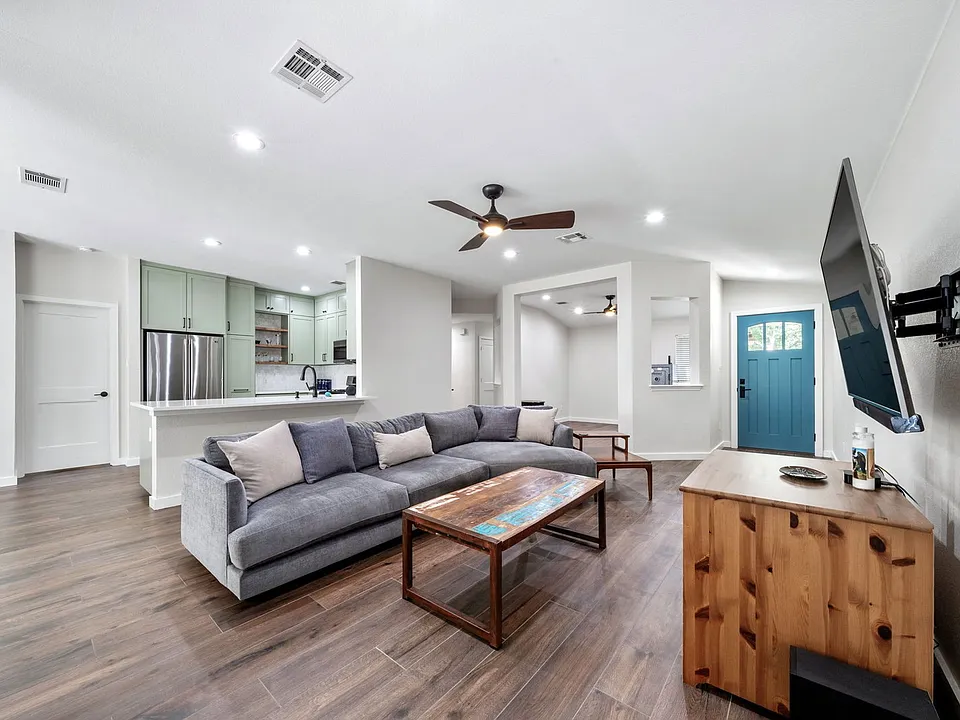 8809 Corran Ferry Dr