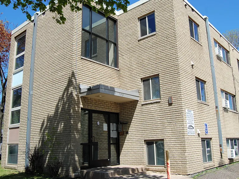 Northeast Flats - 759 Washington St. NE