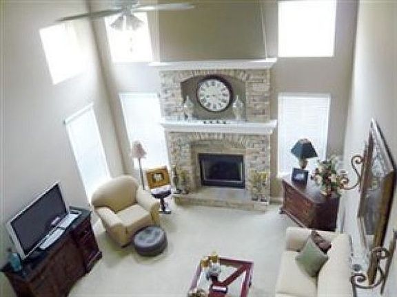 2nd image of 2819 Sunburst Dr