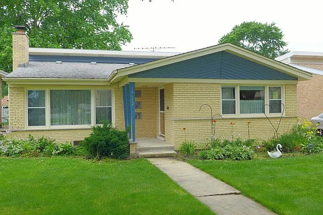 10632 Kedvale Ave photo 1