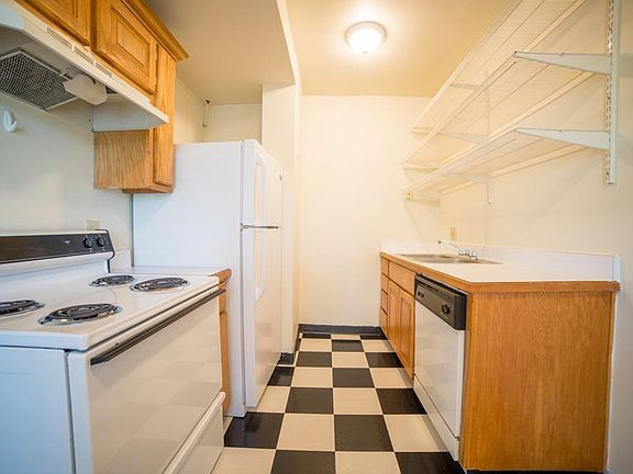 4th image of 4201 Locust St APT 405