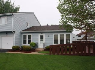7730 W Galeview Ln, Frankfort, IL 60423