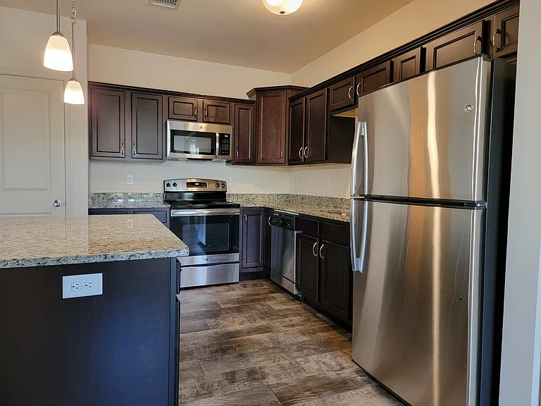 Holly Tree Apartments — Photo 48