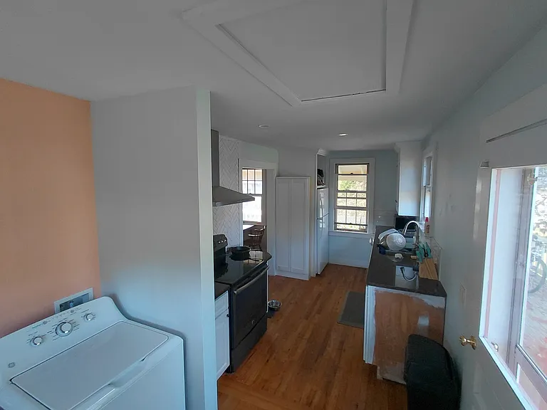 12 Houston Ave — Photo 1