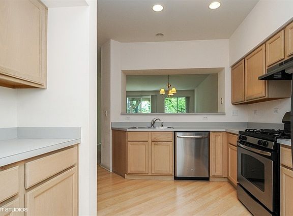 4th image of 2141 Fulham Dr #34