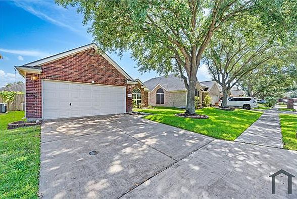 1st image of 11843 Leaf Oak Dr