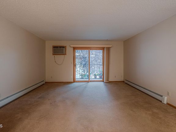 4th image of 2033 Washington St #6
