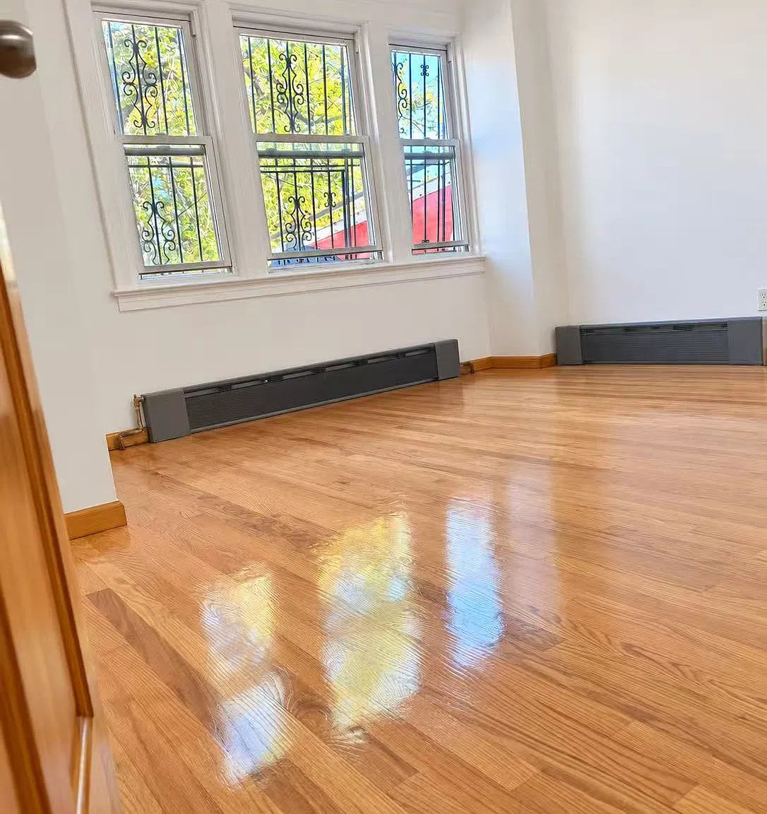 2 bed, 800 sqft, $2,400 — Photo 2