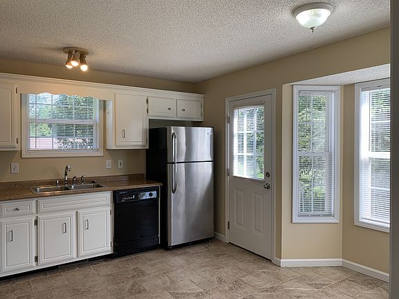 2nd image of 467 Monarch Ct