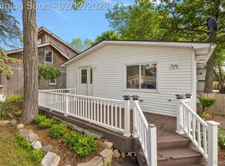 2342 Hartford Ave, Waterford, MI 48327