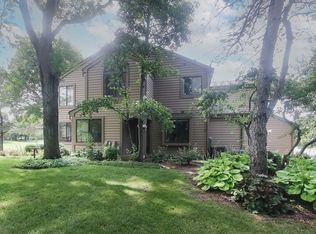 757 Golf Ln, Lake Barrington, IL 60010