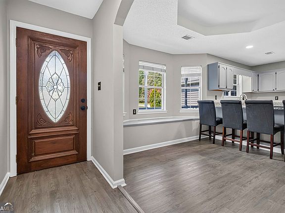4th image of 503 Horseshoe Cir