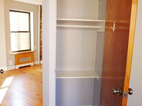 5th image of 424 E 116th St APT 17