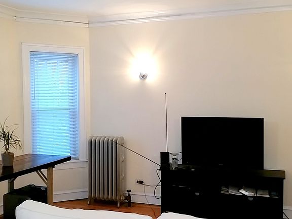 4th image of 122 S Maple Ave APT A1
