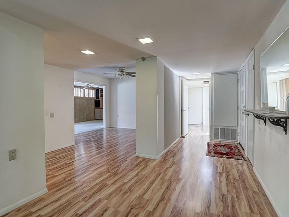 4th image of 246 Leisure World