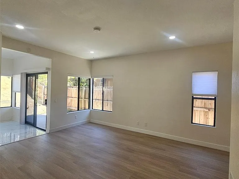 2951 Wimbledon Dr — Photo 9
