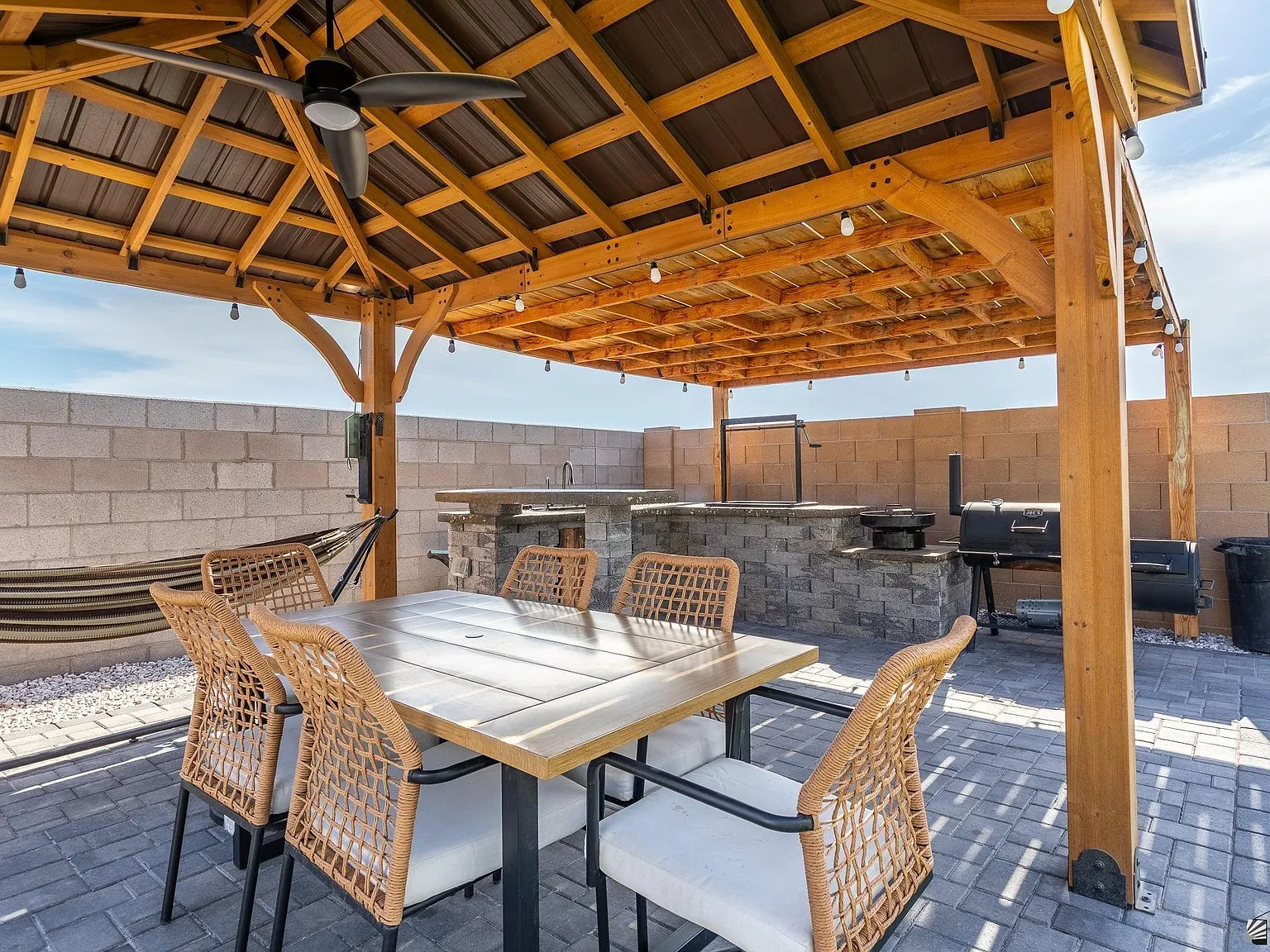 4 bed, 2.0 bath, 1462 sqft, $2,500 — Photo 3