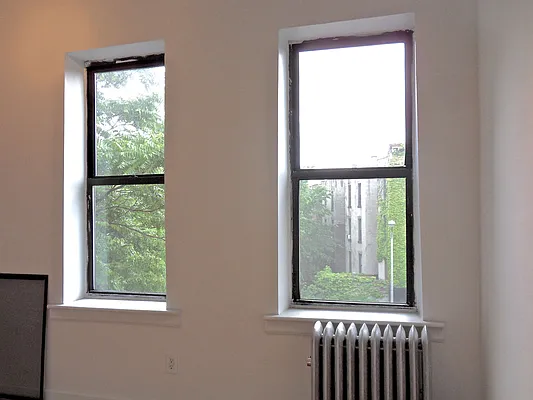 Rented by Albert Attias, LREB | media 3