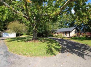 8202 Cemetery Rd, Bowling Green, KY 42103