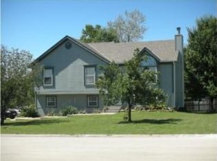 804 16th Ave S, Greenwood, MO 64034
