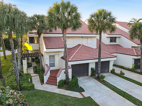 2nd image of 303 Sea Oats Dr APT A