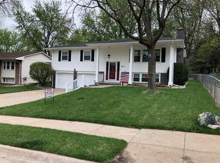 6211 S 74th St, Ralston, NE 68127