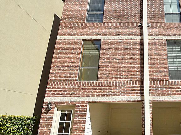 3rd image of 118 McGowen St Unit A