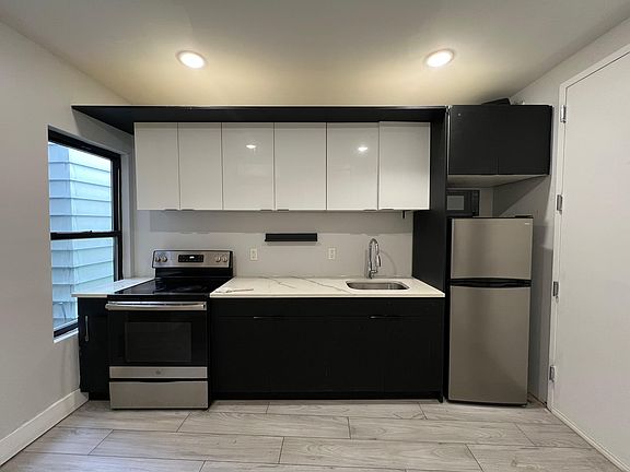2nd image of 1020 Westside Ave #2B