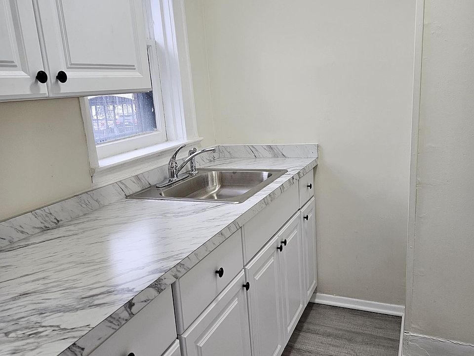 1st image of 275 Park Ave #5