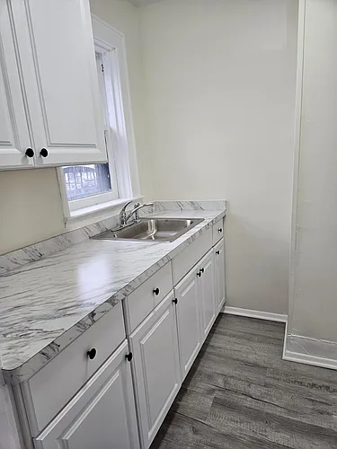 275 Park Ave #5 Photo 1