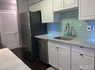 3 Sudbury Ct, East Brunswick, NJ 08816