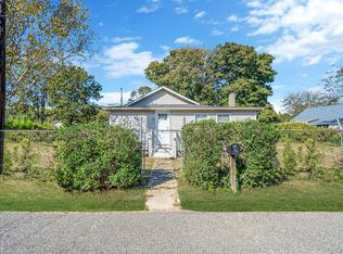 15 Sayville Road, Mastic Beach, NY 11951