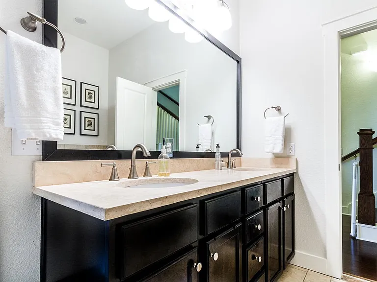 2520 Bluebonnet Ln #8 — Photo 13