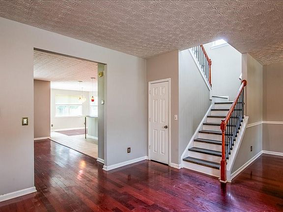 5th image of 6164 Chastain Way