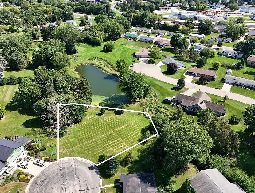 1st image of 10 Riviera Ct