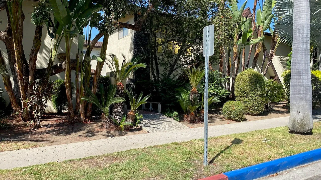 2 bed, 1.5 bath, $2,195 — Photo 3