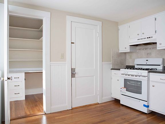 Kitchen & Pantry (Apt 1)