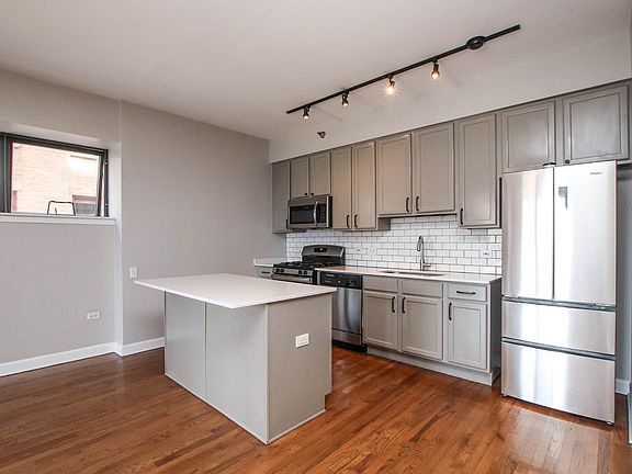 3rd image of 41 E 8th St APT 1403