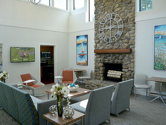 New Resident Lounge at Stone Run Apartments Weymouth