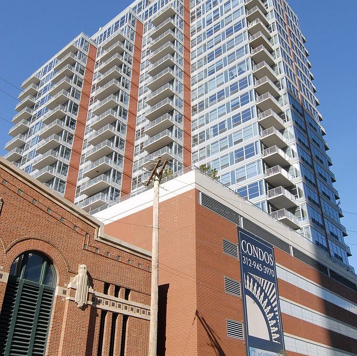 1st image of 1600 S Prairie Ave Unit 1408