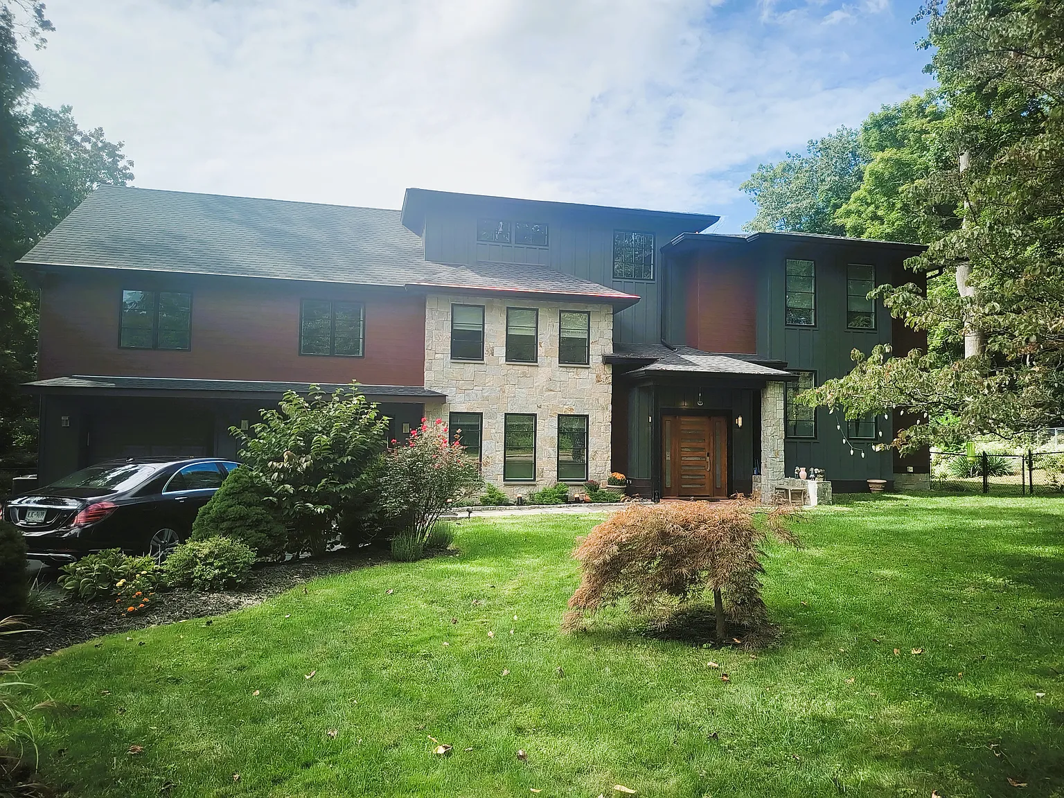 5 bed, 4500 sqft, $8,000 — Photo 2