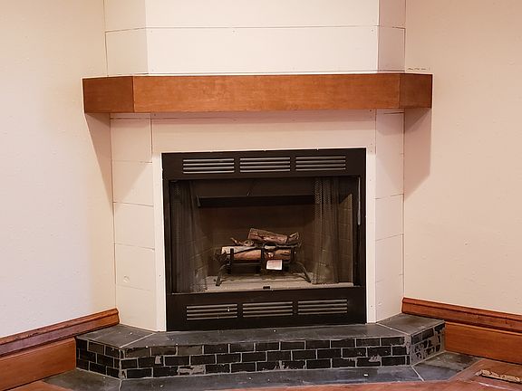 2nd image of 207 N Wood Ave
