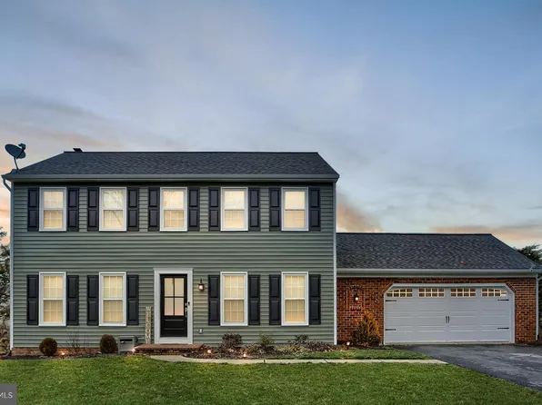 1317 Crownvetch Dr, Landisville, PA 17538