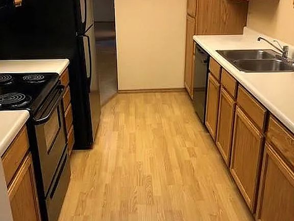 2nd image of 2200 W Dickerson St APT 87