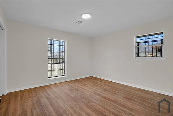 724 Golden Gate Dr — Photo 10